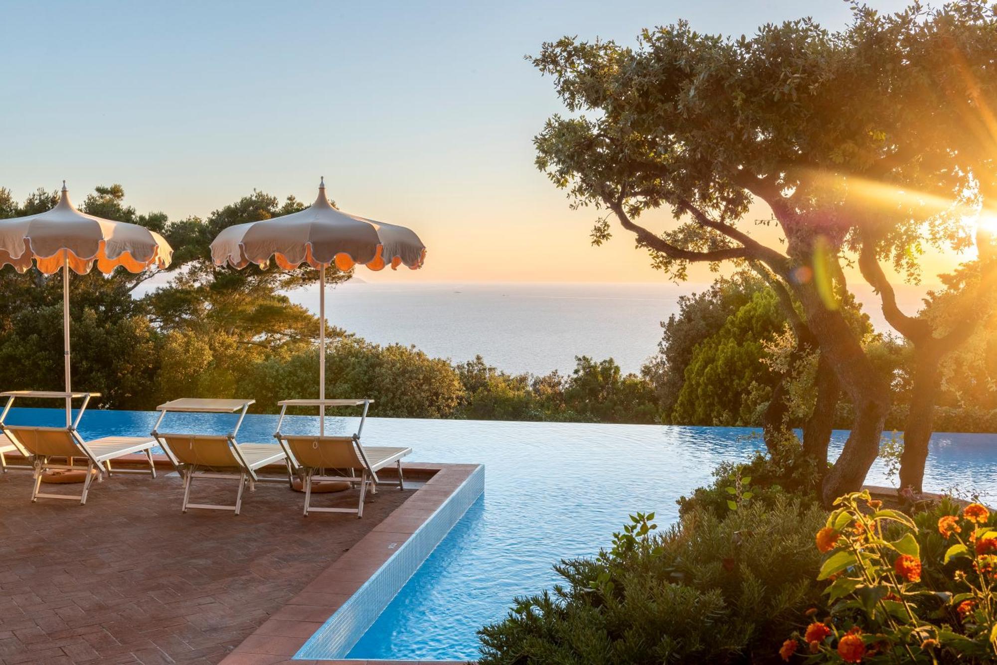 Boutique Hotel Torre Di Cala Piccola Porto Santo Stefano  Exteriör bild