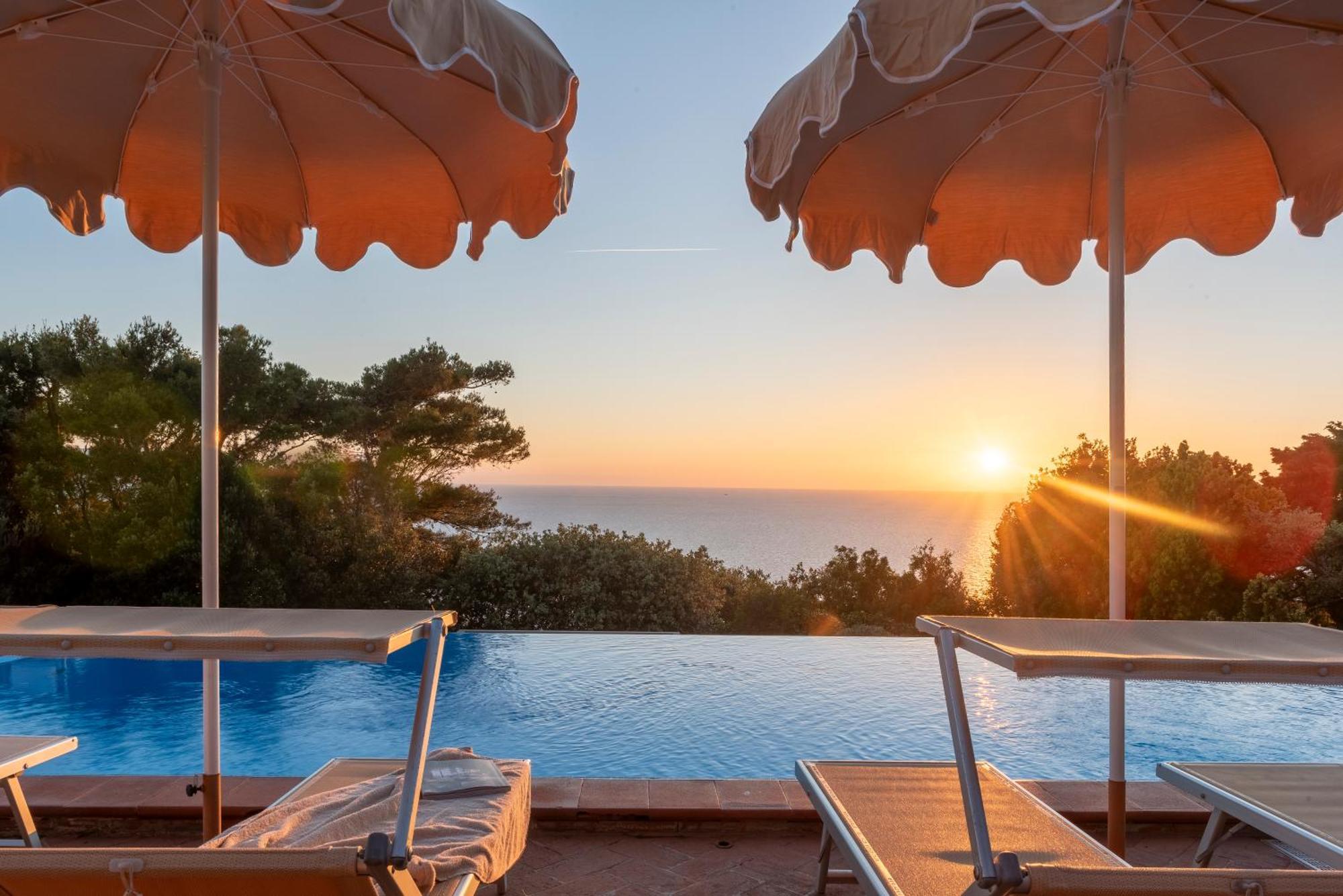Boutique Hotel Torre Di Cala Piccola Porto Santo Stefano  Exteriör bild
