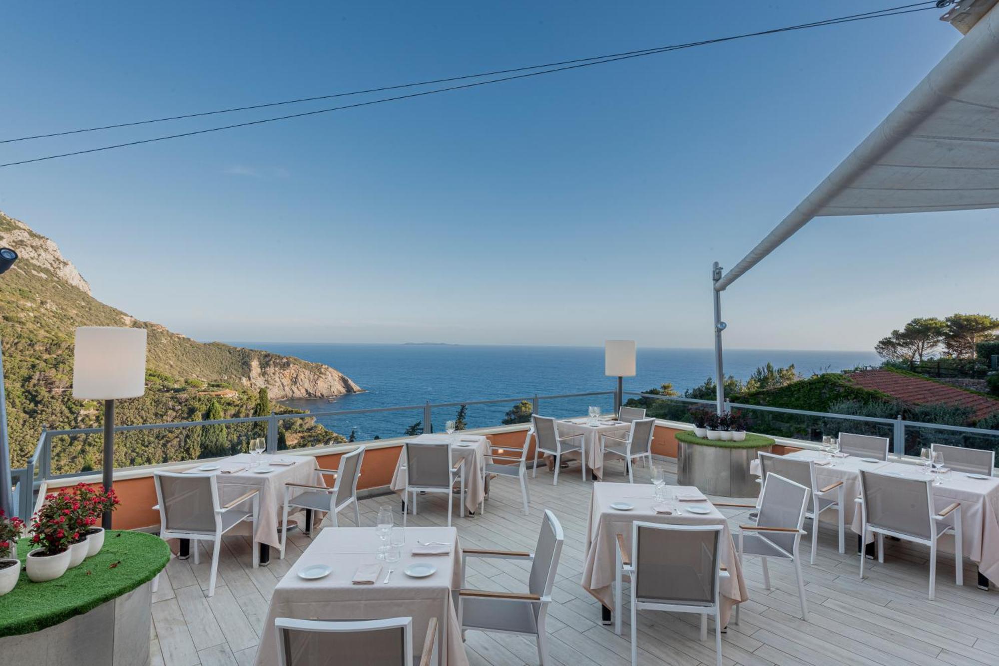 Boutique Hotel Torre Di Cala Piccola Porto Santo Stefano  Exteriör bild