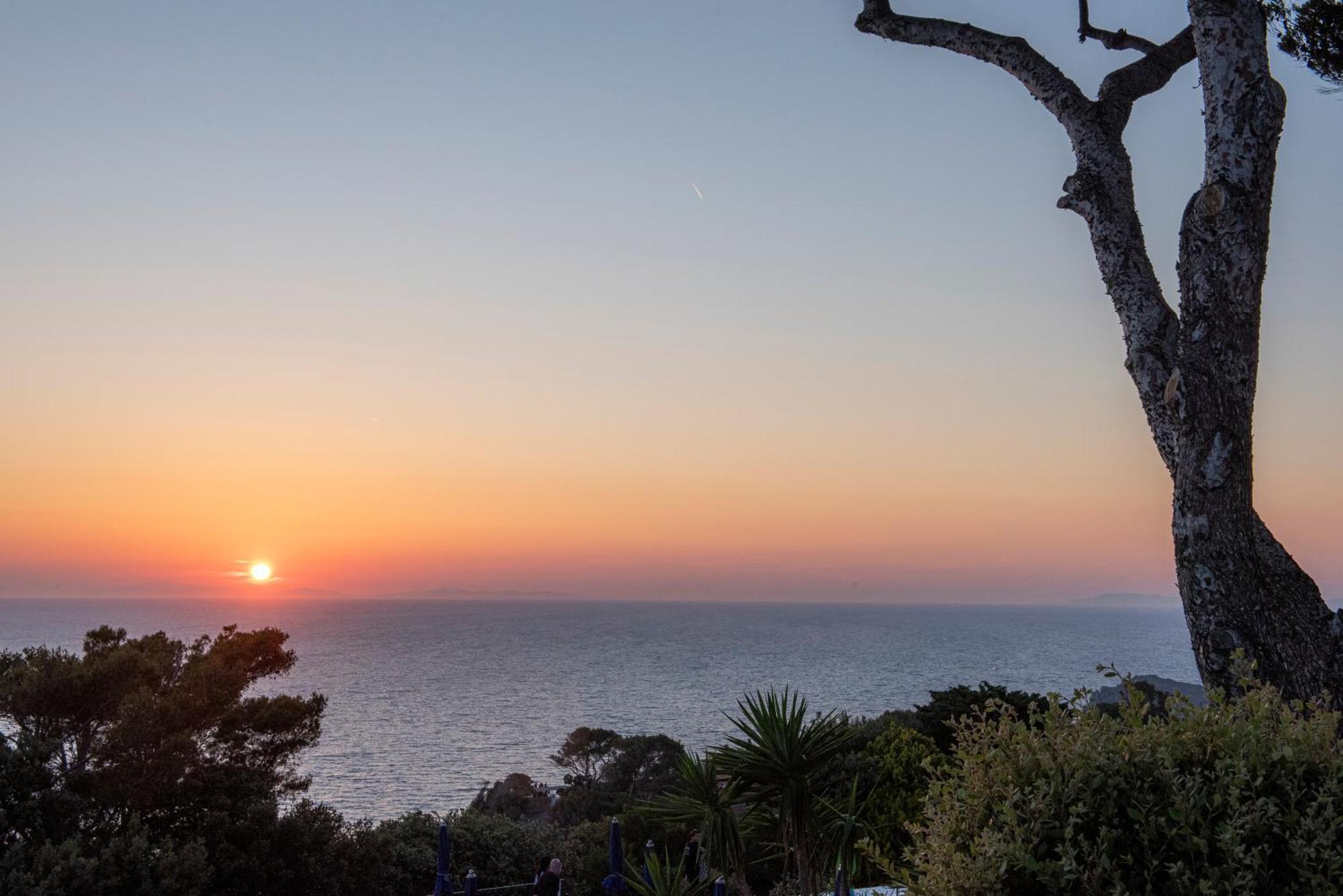 Boutique Hotel Torre Di Cala Piccola Porto Santo Stefano  Exteriör bild