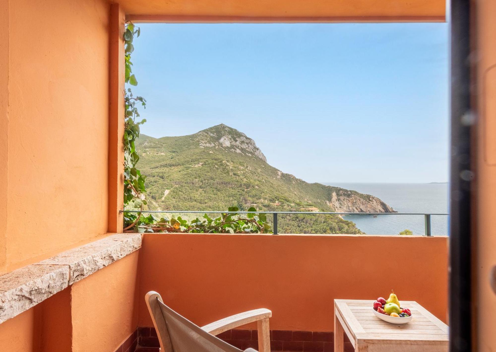 Boutique Hotel Torre Di Cala Piccola Porto Santo Stefano  Exteriör bild